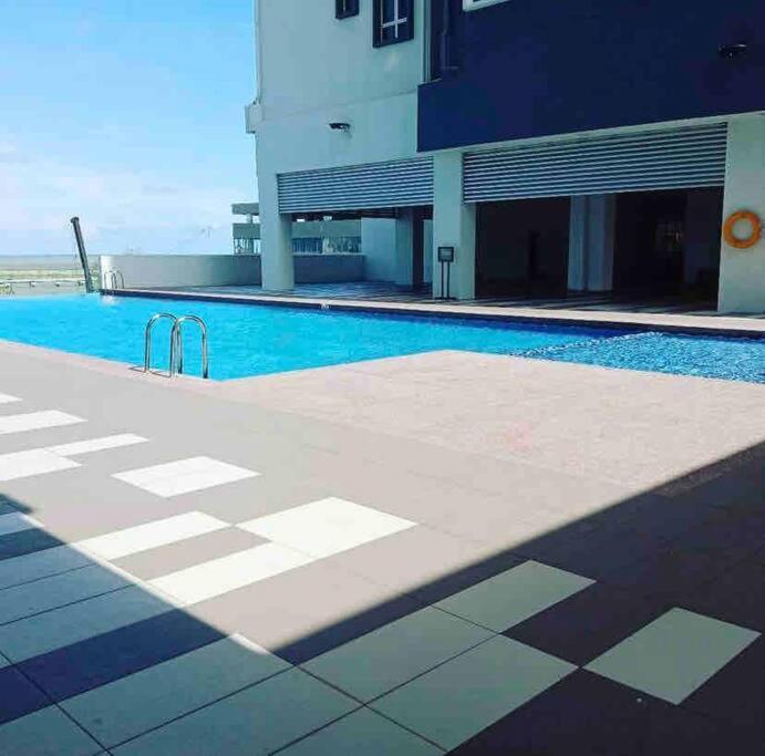 Orked Vanda, 3 Bedroom Apartment, Seaview Netflixwifiyoutube Kuala Terengganu Luaran gambar